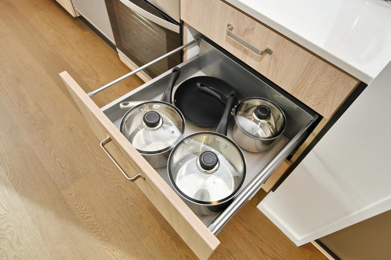 Salisbury Style - Modern City Apartment - Christchurch Holiday Homes 외부 사진